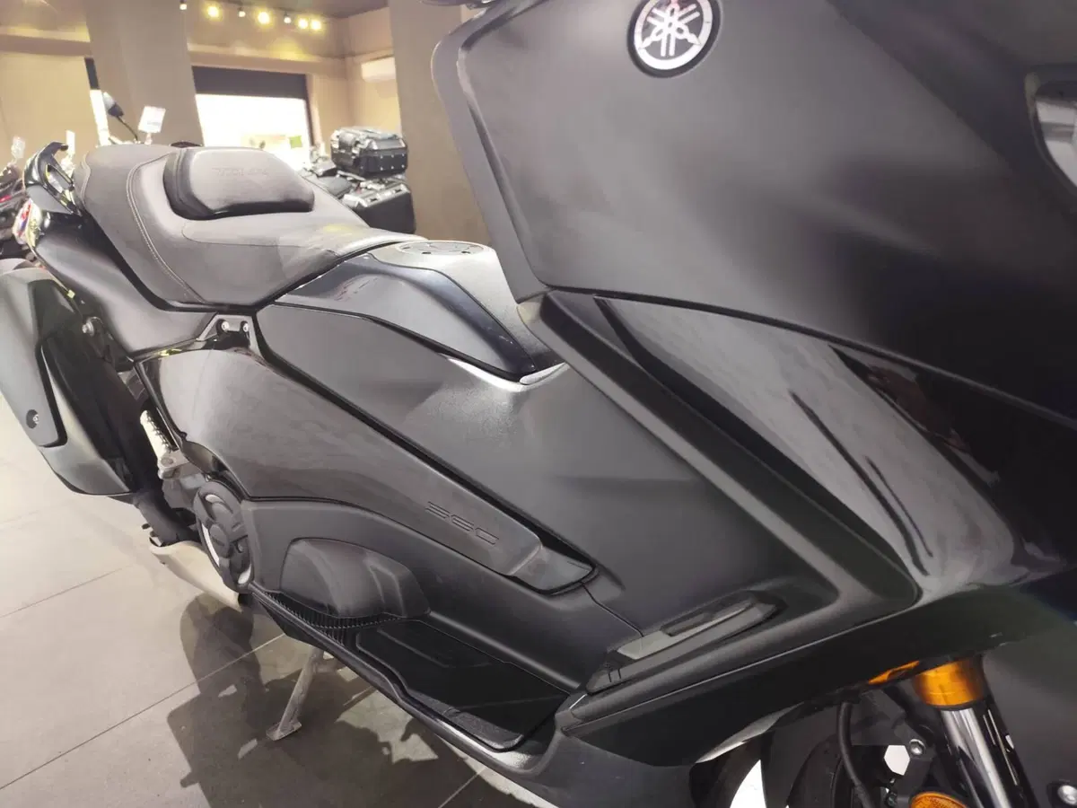 Yamaha T-Max 560 Tech Max (2022 - 24) (6)