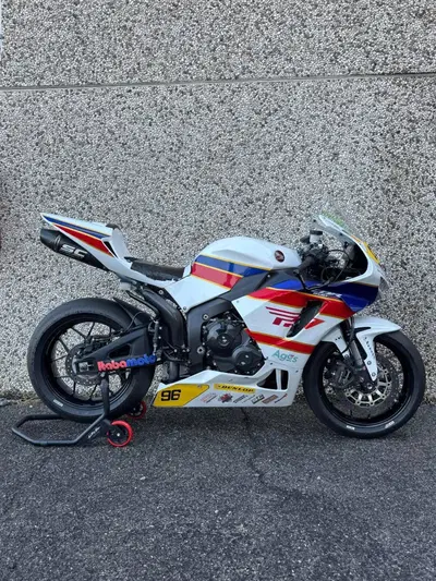 Honda CBR 600 RR (2024 - 26) usata
