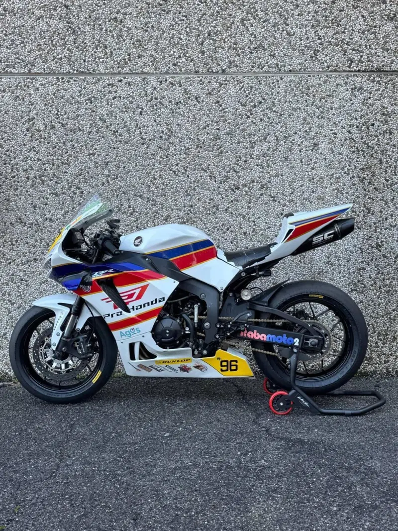 Honda CBR 600 RR (2024 - 26) (2)