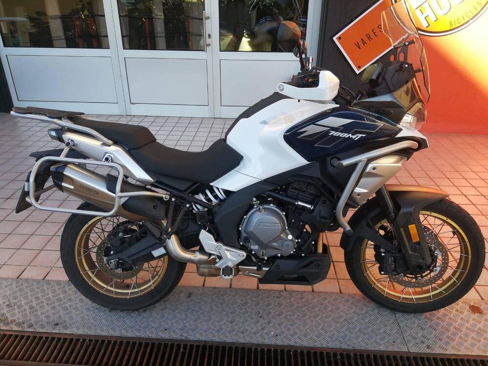 CFMOTO 700MT Adventure (2025) (2)