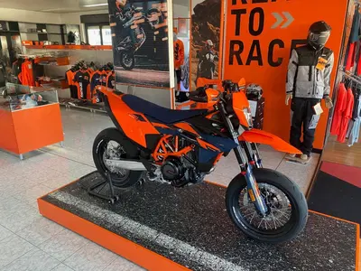 KTM 690 SMC R (2026) nuova