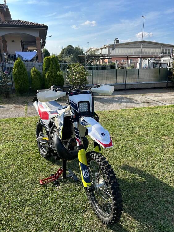 Husqvarna TE 300i (2019)