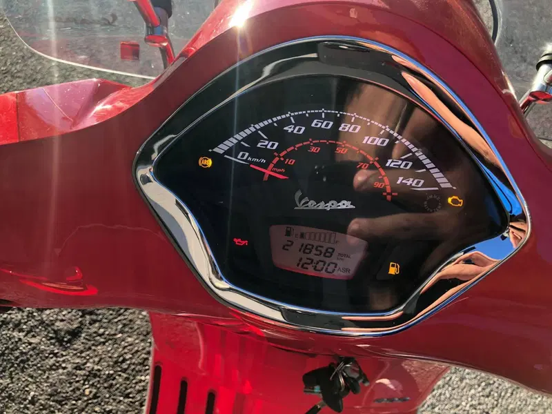 Vespa GTS 300 Super (2017 - 18) (5)