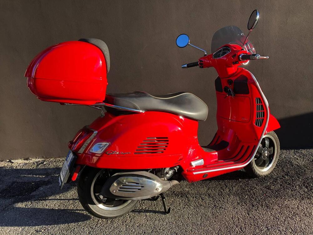 Vespa GTS 300 Super (2017 - 18) (3)