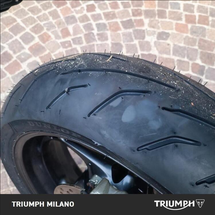 Triumph Street Triple RS (2020 - 22) (4)