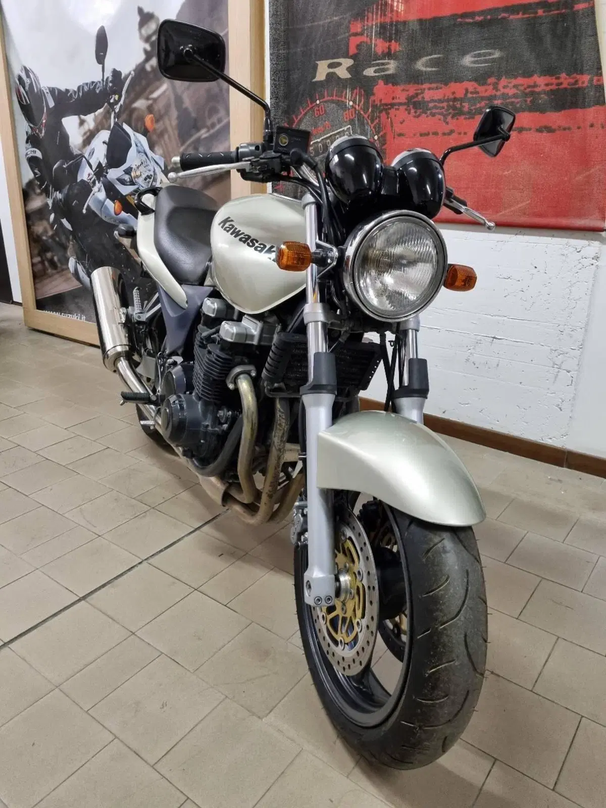 Kawasaki ZR-7 (1999 - 00) (3)