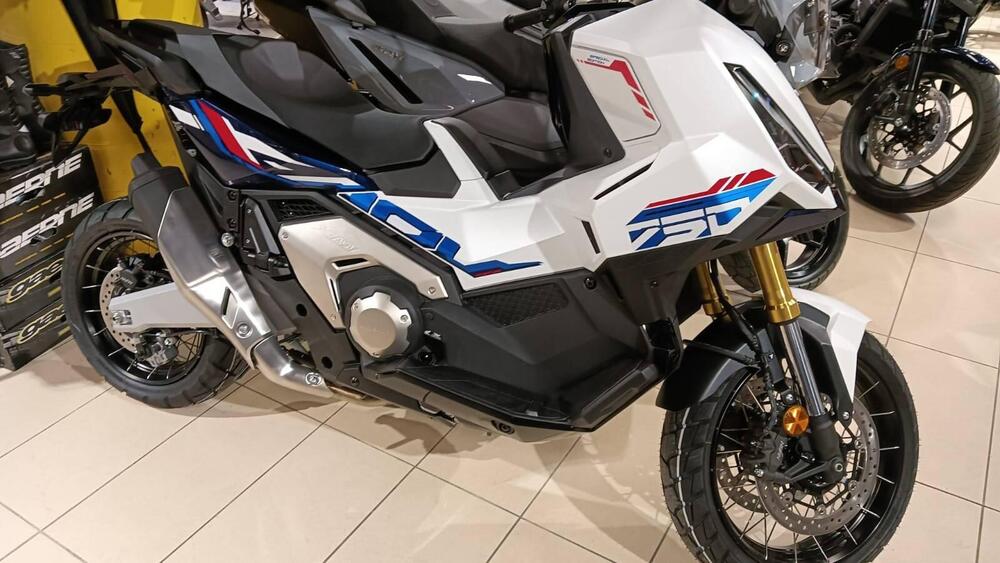 Honda X-ADV 750 Special Edition (2026) (4)