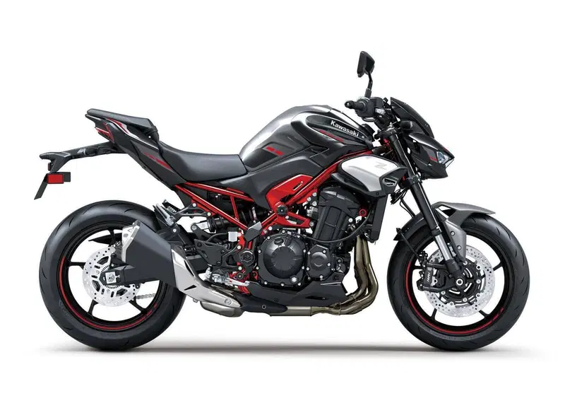 Kawasaki Z 900 (2025 - 26) (3)