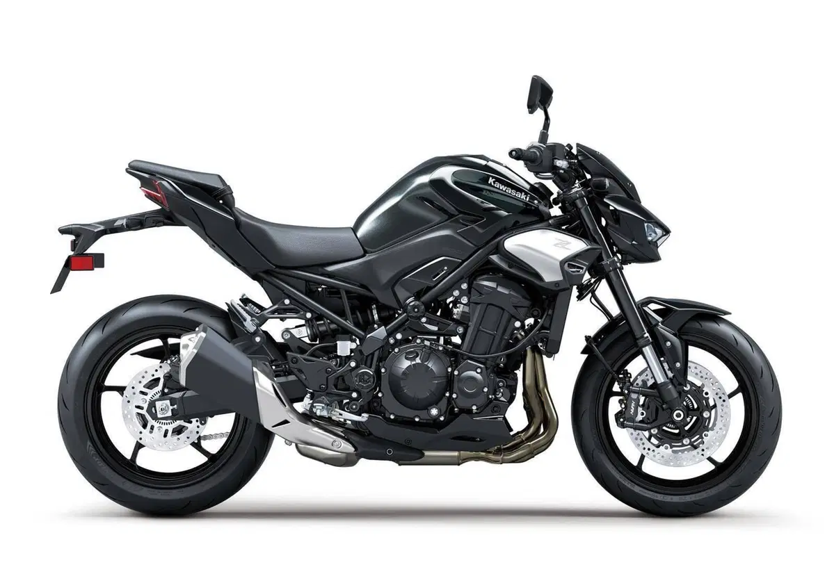 Kawasaki Z 900 A2 (2025 - 26) (2)