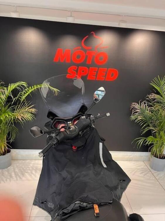 Yamaha X-Max 250 (2014 - 16) (2)