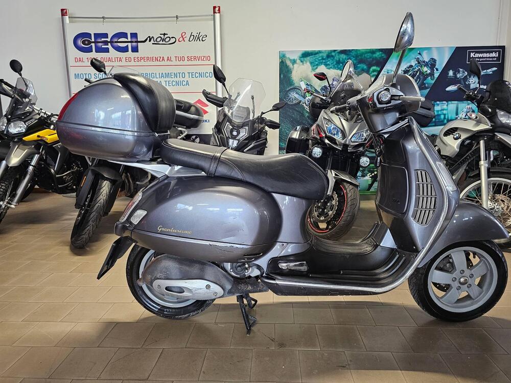 Vespa Granturismo 200 L (3)
