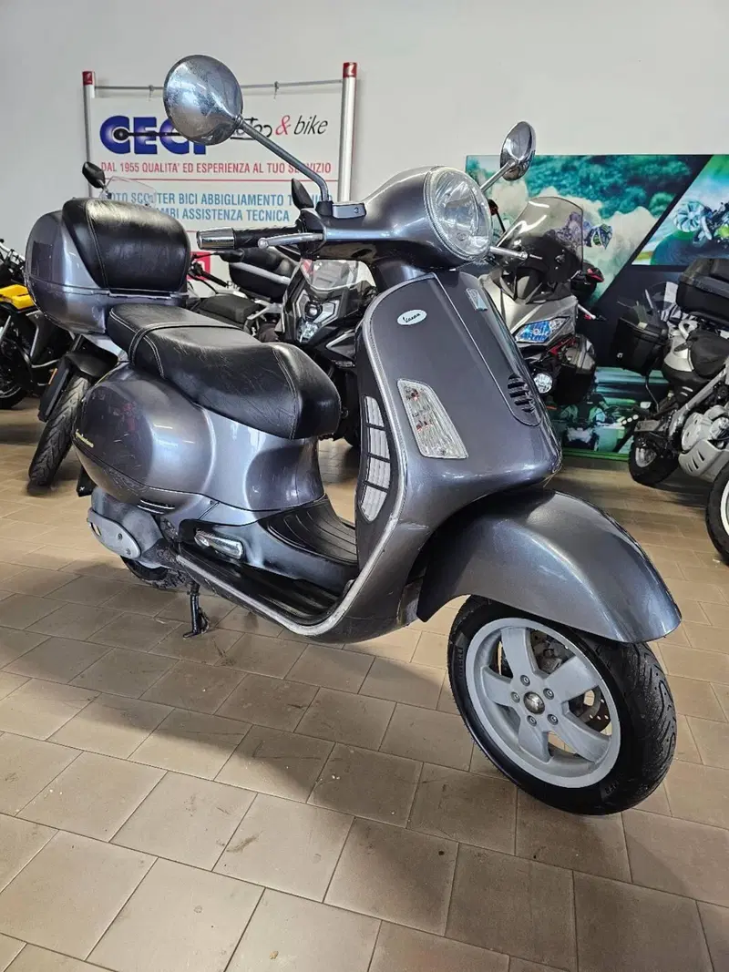 Vespa Granturismo 200 L
