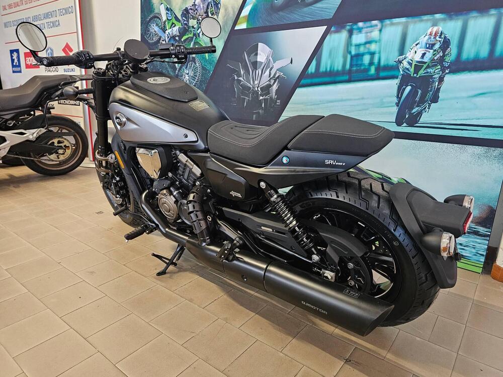 QJ Motor SRV 600 V (2025) (2)