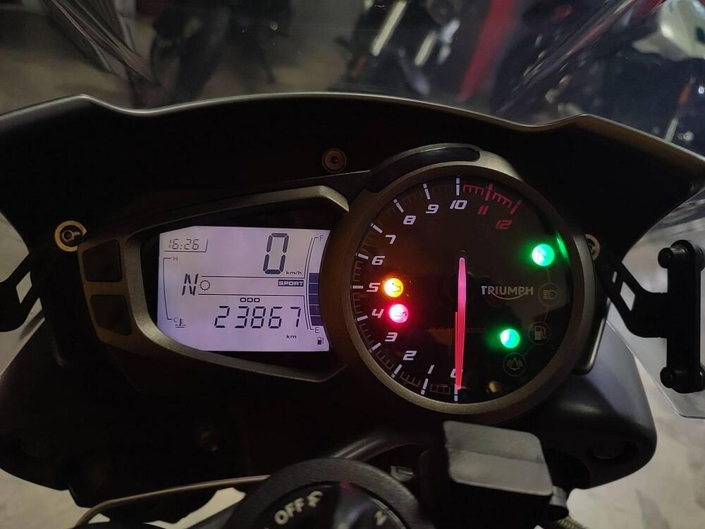 Triumph Speed Triple 1050 R ABS (2016 - 17) (5)