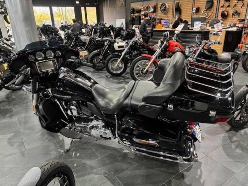 Harley-Davidson 1690 Electra Glide Ultra Limited (2014 - 15) - FLHTK (4)