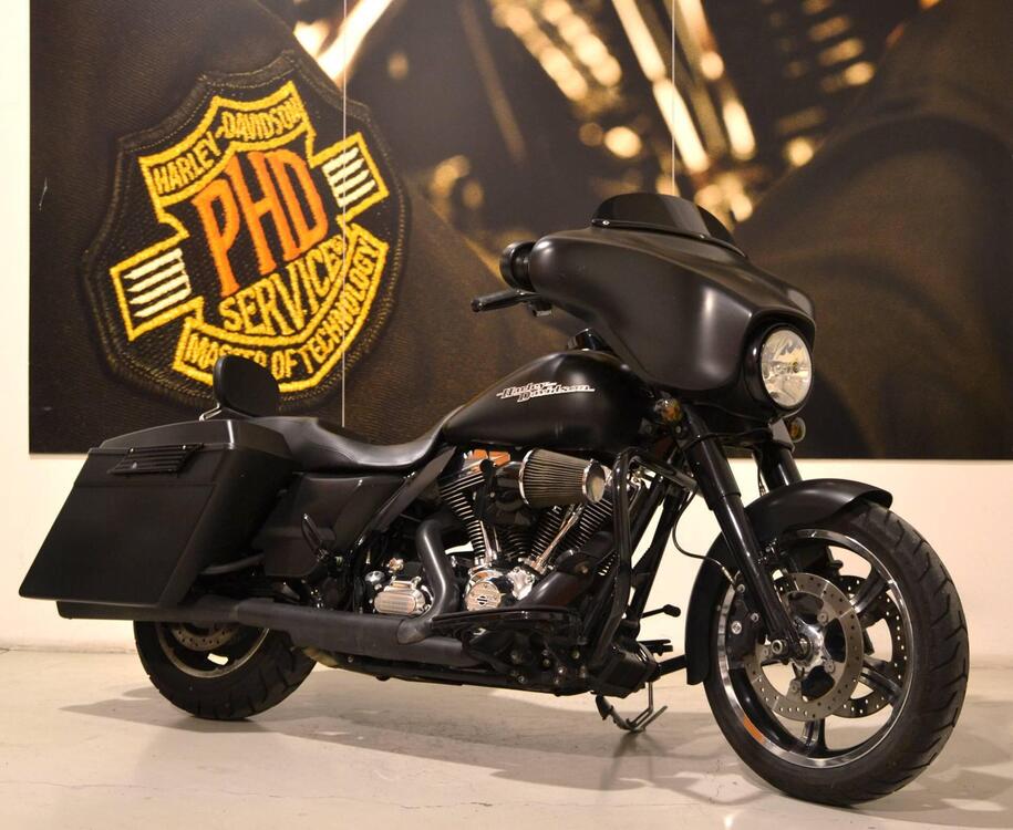 Harley-Davidson 1690 Street Glide (2011 - 13) - FLHX