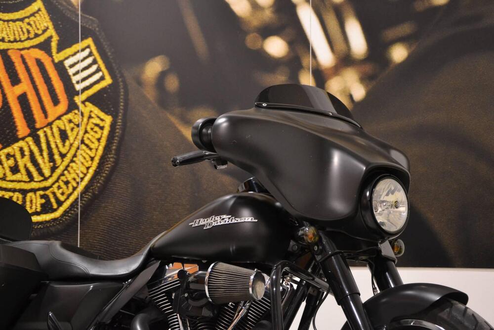 Harley-Davidson 1690 Street Glide (2011 - 13) - FLHX (5)