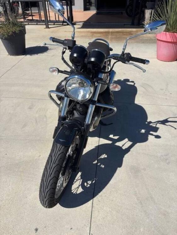 Moto Guzzi V7 III Stone (2017 - 20) (4)