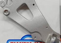 43821-27A01 Staffa poggiapiede sx GSX Suzuki