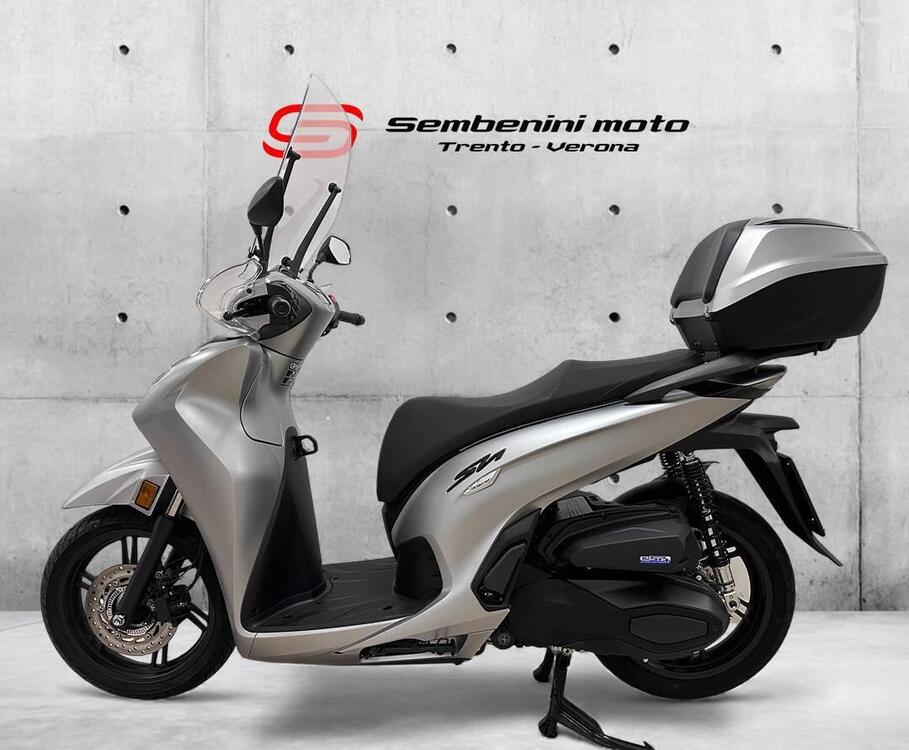 Honda SH 350i GT (2025) (2)