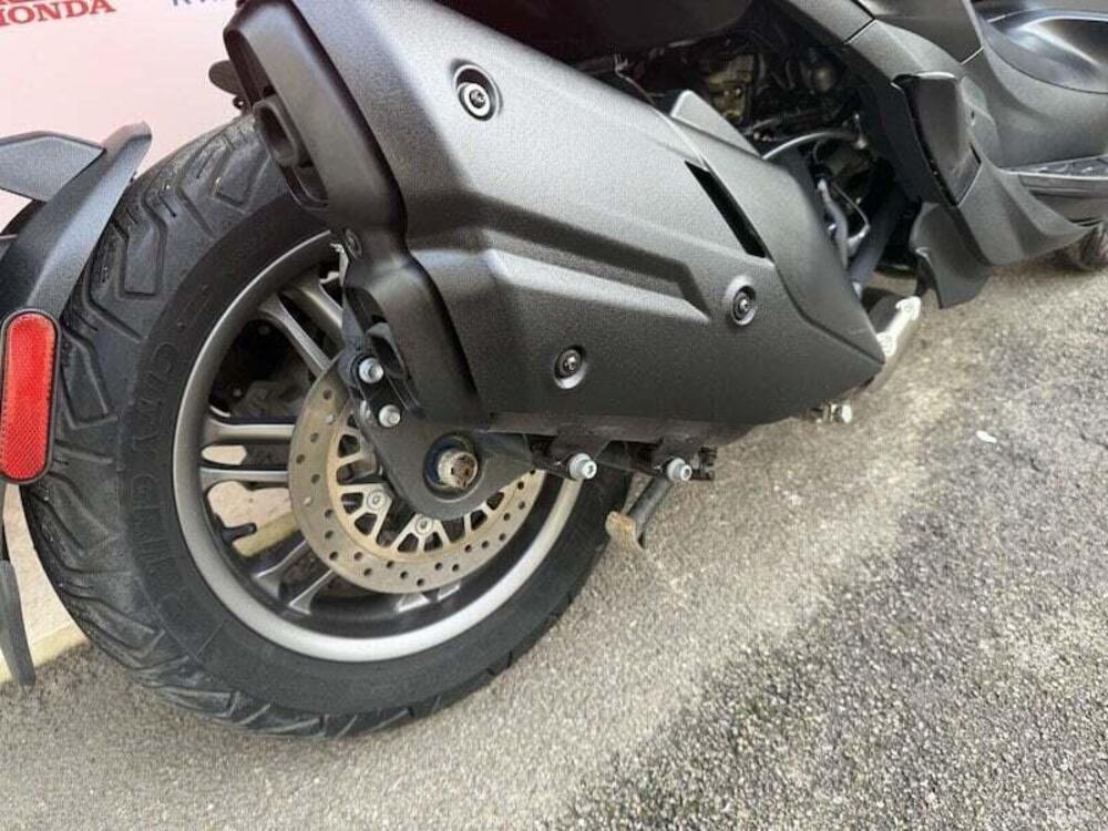 Piaggio Beverly 400 ABS-ASR (2021 - 24) (2)