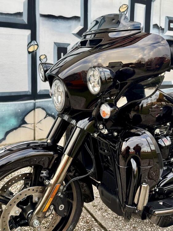 Harley-Davidson 117 CVO Tri Glide Ultra (2020) - FLHTCUTGSE_AF (5)