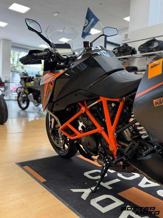 KTM 1290 Super Duke GT (2021) (4)
