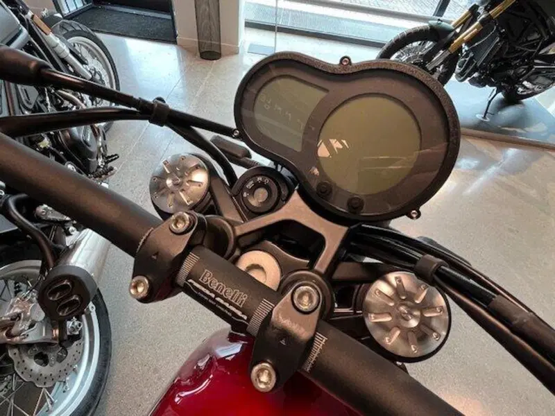 Benelli Leoncino 500 Trail (2021 - 26) (4)
