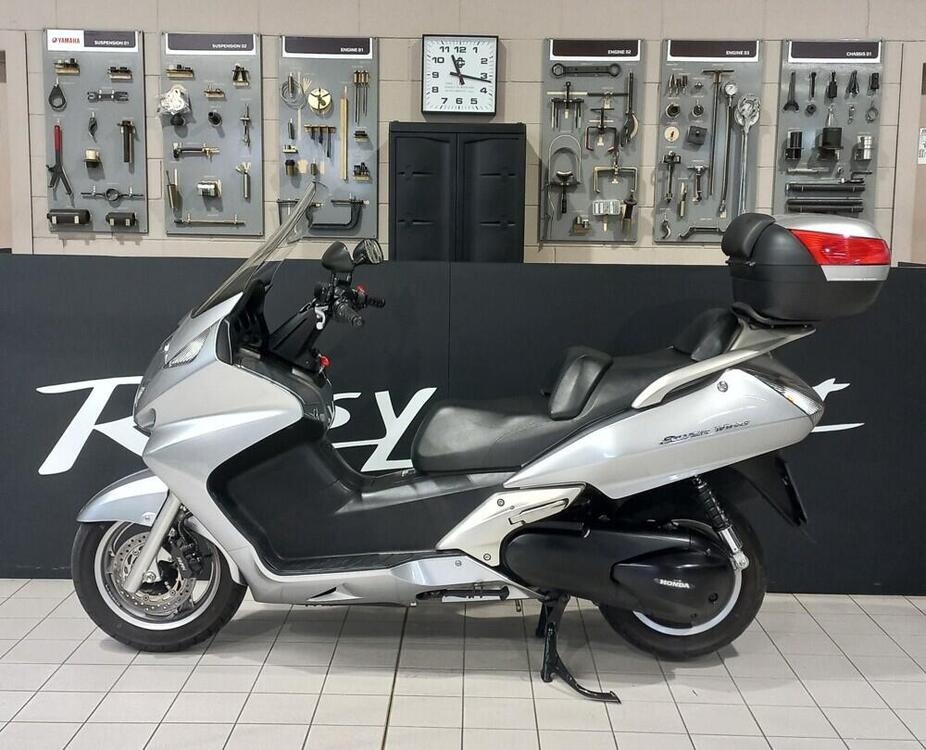 Honda Silver Wing 600 (2001 - 05) (2)