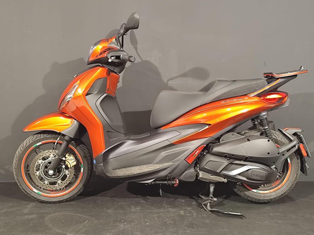 Piaggio Beverly 300 ABS-ASR (2021 - 25) (2)