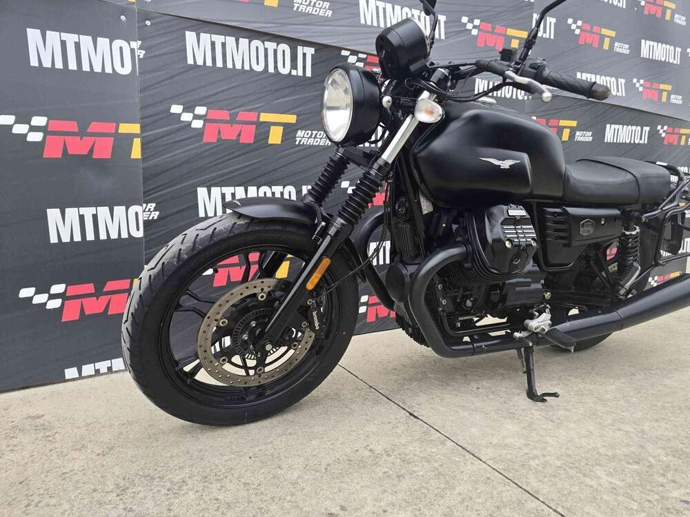 Moto Guzzi V7 III Stone (2017 - 20) (3)