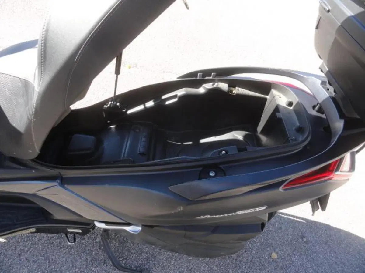 Kymco Downtown 350i ABS (2016 - 20) (13)