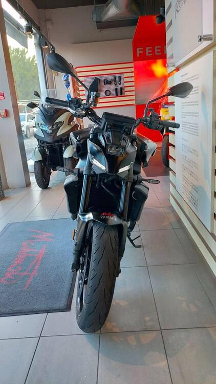 Yamaha MT-09 Y-AMT (2024 - 25) (4)