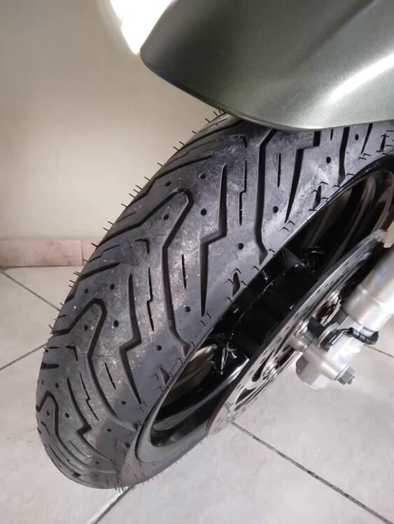 Piaggio Beverly 350 ABS (2016 - 20) (2)