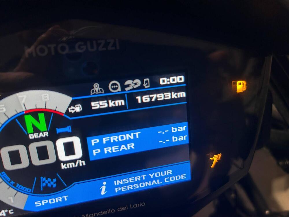 Moto Guzzi V85 TT Travel (2021 - 23) (5)