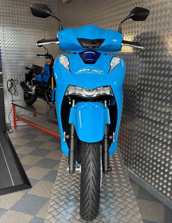 Honda SH 125i (2024 - 25) (2)