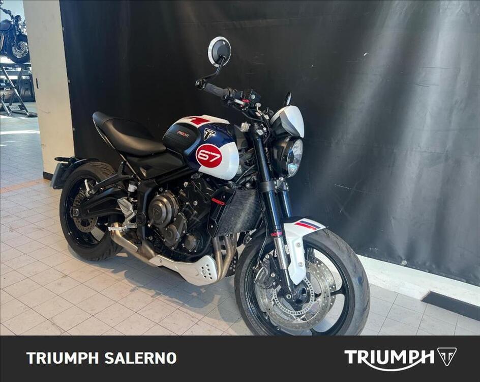 Triumph Trident 660 Triple Tribute Edition (2024) (2)