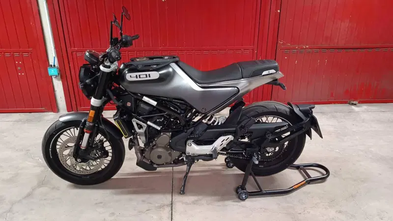 Husqvarna Svartpilen 401 (2021 - 23) (2)