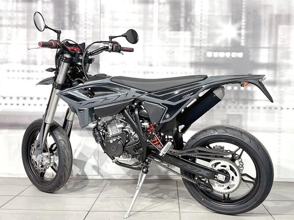 Betamotor RR 125 4T Enduro R (2024 - 25) (2)