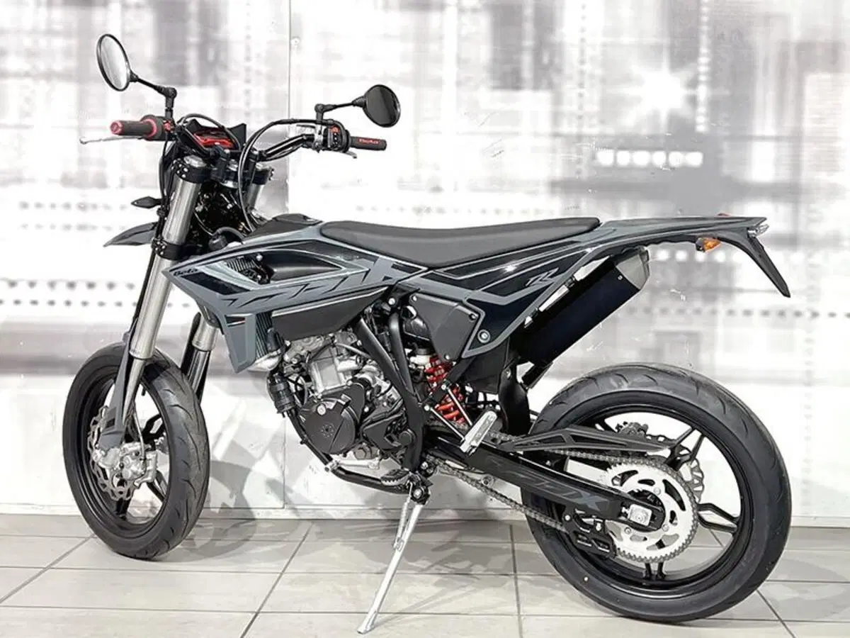 Betamotor RR 125 4T Enduro R (2024 - 26) (2)