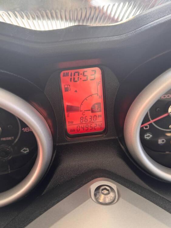 Yamaha X-Max 250 (2010 - 13) (4)