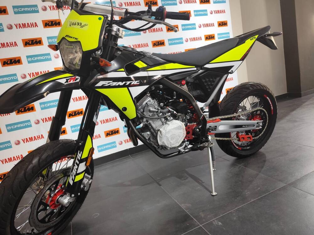 Fantic Motor XMF 125 Motard Performance 4T (2023 - 24) (2)