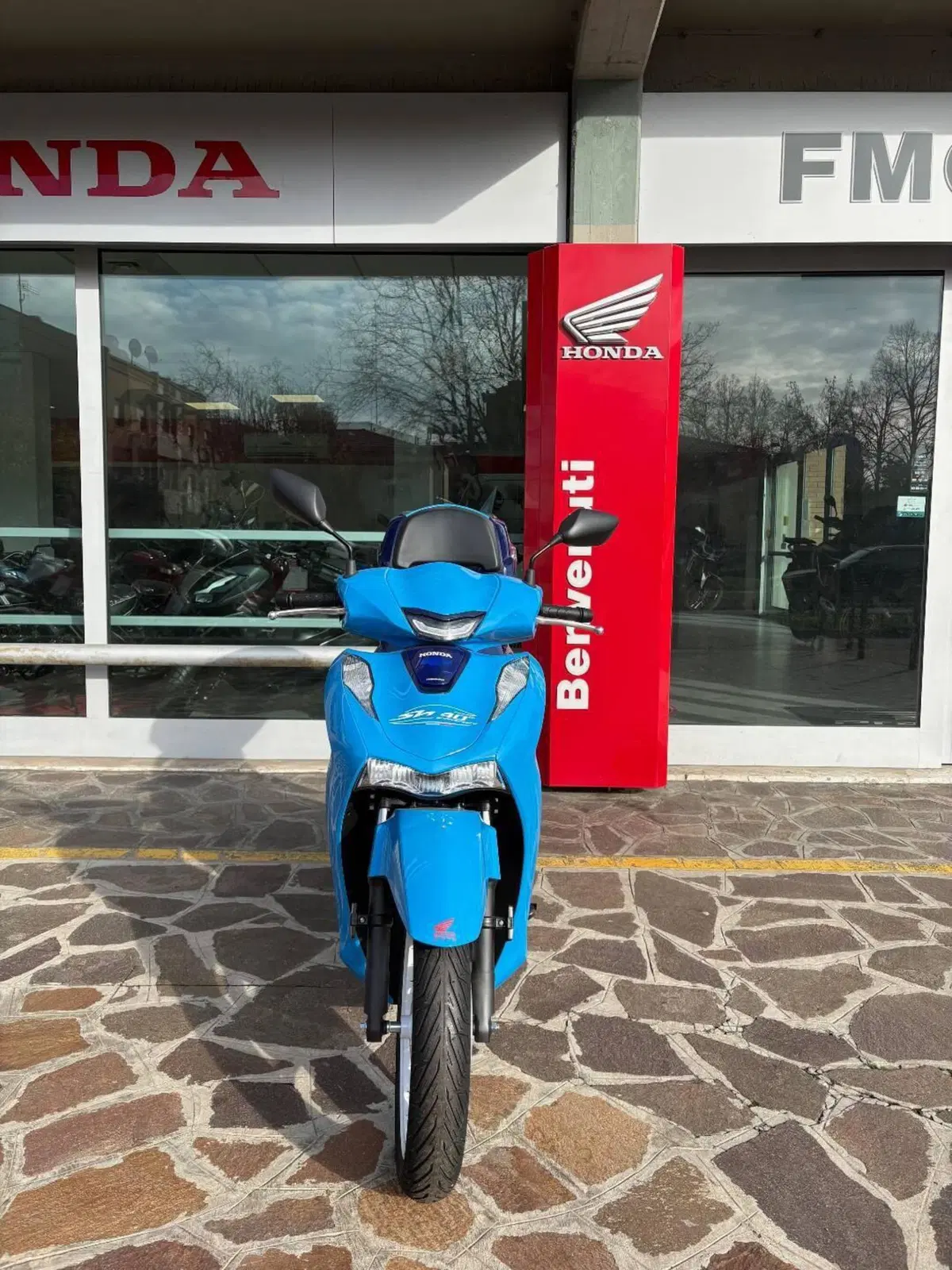 Honda SH 125i (2024 - 25) (3)