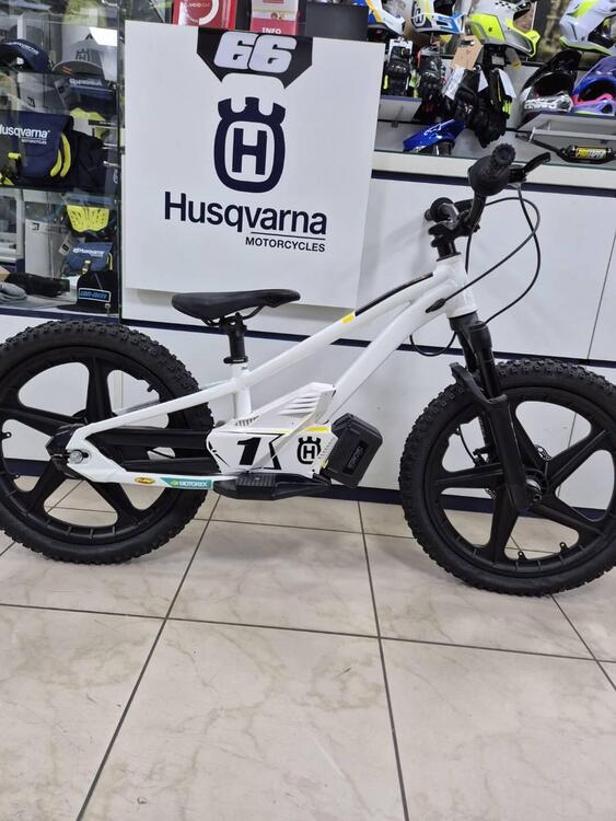 BICI ELETTRICA HUSQVARNA 20