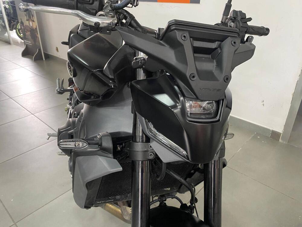 Yamaha MT-09 Y-AMT (2024 - 25) (5)