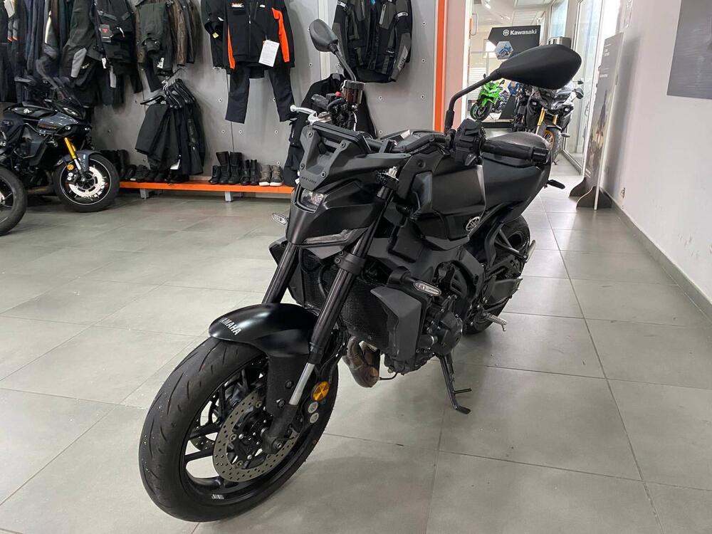 Yamaha MT-09 Y-AMT (2024 - 25) (4)