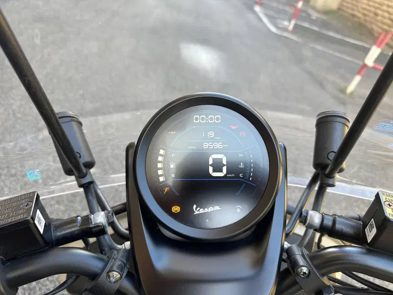 Vespa GTV 300 Hpe (2023 - 25) (9)