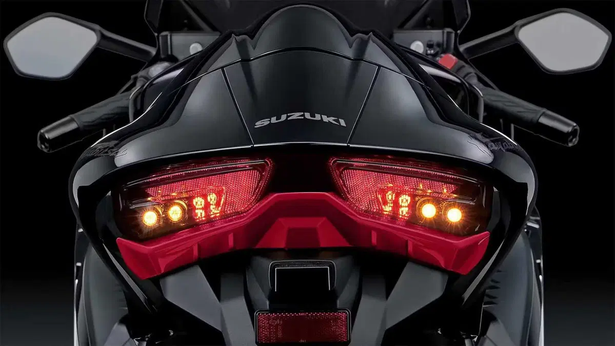 Suzuki Hayabusa 2026: nuove colorazioni, stessa passione per la velocità (6)