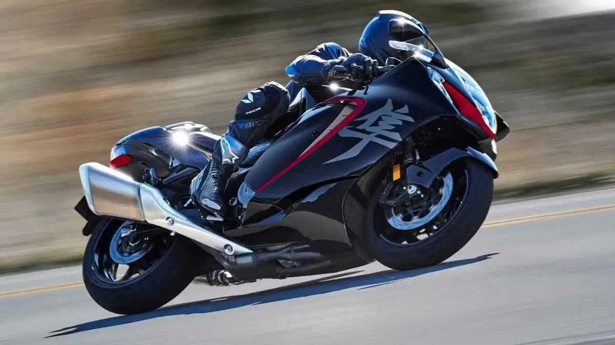 Suzuki Hayabusa 2026: nuove colorazioni, stessa passione per la velocità (10)