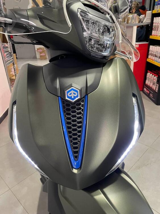 Piaggio Beverly 400 S (2025) (4)